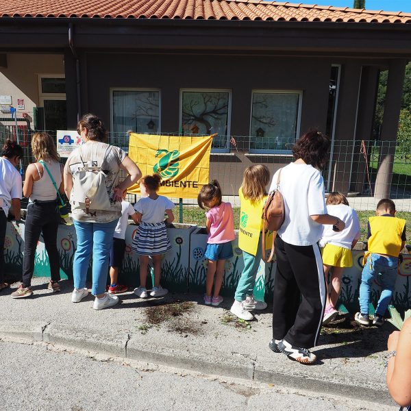 Adults and children at an event of the Week of Guardianship